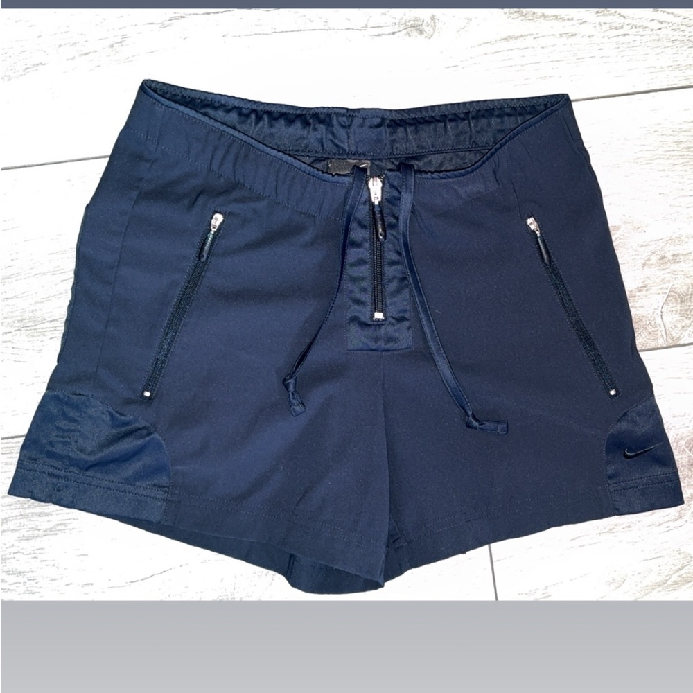 Nike Size XS 0-2 Casual Women’s Shorts Navy Blue Zip Pockets Comfy EUC